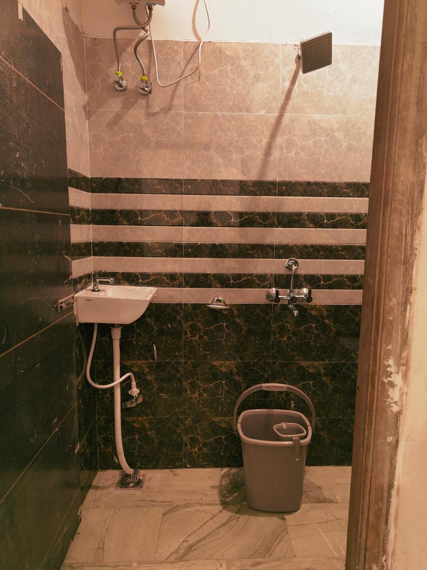 Sky Inn Paying Guest House Βαρανάσι Εξωτερικό φωτογραφία